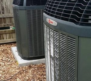 Energy-efficient SEER2-rated outdoor AC unit beside a Florida home